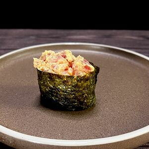 Гункан с тунцом