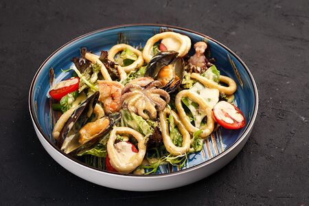 Салат с морепродуктами