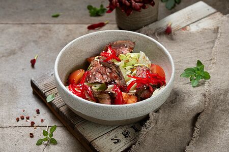 Салат с ростбифом