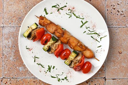 Куриный шашлычок с овощами гриль