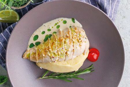 Куриная грудка на гриле с картофельным пюре