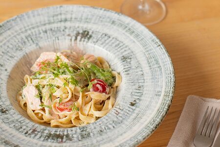 Паста сливочная с брокколи и форелью