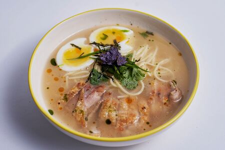 Куриный бульон с лапшой