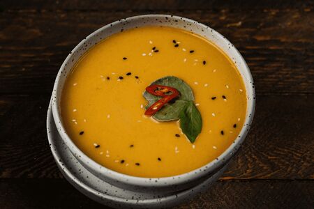 Бульон том ям