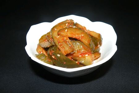 Салат с огурцами по-восточному