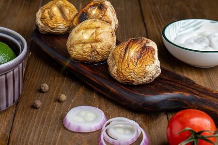 Шампиньоны на мангале