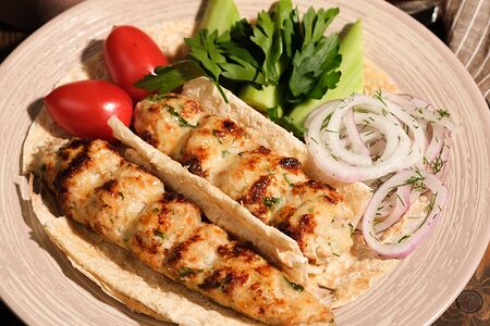 Люля-кебаб из курицы с сыром сулугуни