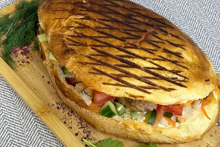 Шаурма из свинины в лепешке