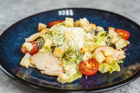 Цезарь с курицей