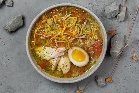 Куриный суп с лапшой