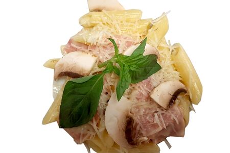 Паста с ветчиной и грибами