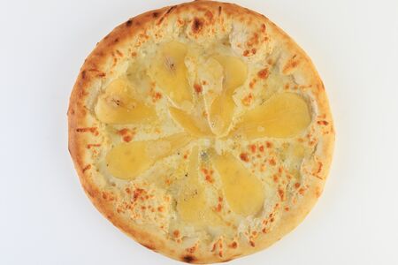 Пицца с грушей и горгонзолой