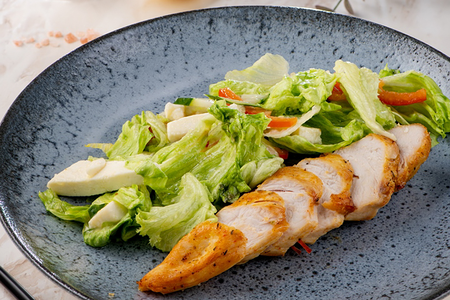 Салат с цыпленком