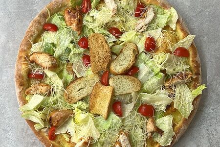 Пицца Цезарь с курицей