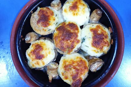 Шампиньоны по-тбилисски