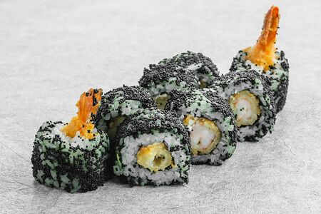 Ролл с креветкой в темпуре