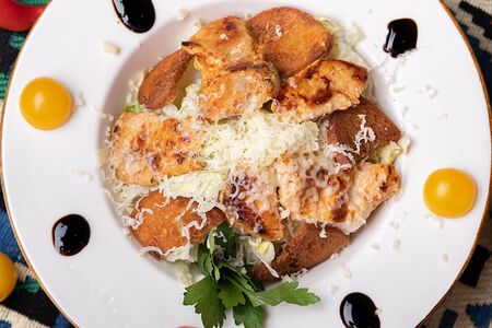 Салат цезарь