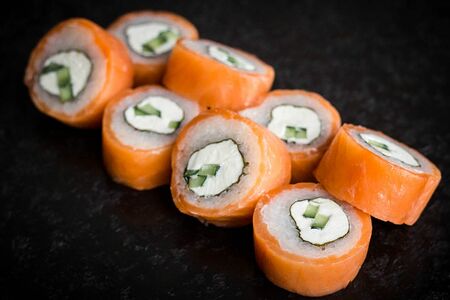 Филадельфия с огурцом полная