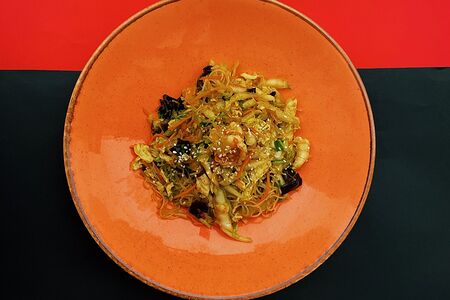 Стеклянная лапша с курицей и креветкой