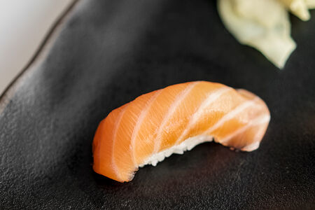 Суши Лосось