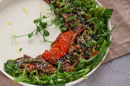 Теплый салат с индейкой