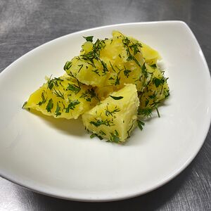 Картофель отварной с зеленью