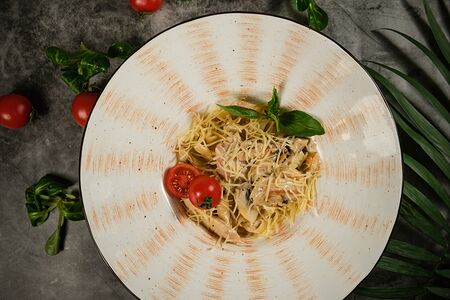 Феттуччине с курицей и грибами