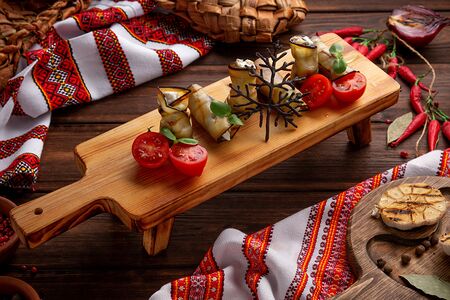 Рулетики из баклажанов