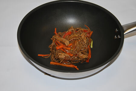 Лапша яичная с свининой