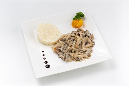 Бефстроганов из бон филе с грибами