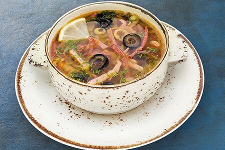Солянка сборная мясная
