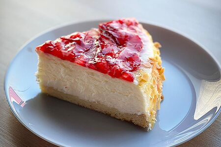 Чизкейк с клубникой