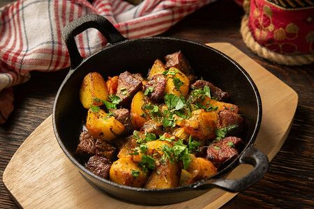 Жаркое из телятины в красном вине