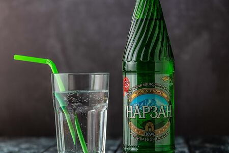 Вода Нарзан газированная