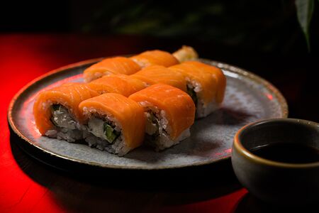 Ролл Филадельфия с лососем