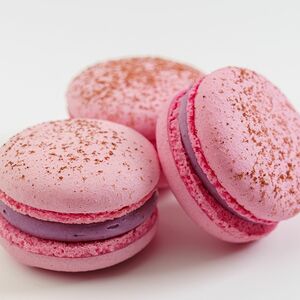 Macarons лесные ягоды