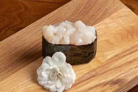 Спайси суши с гребешком