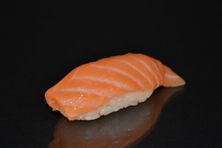 Нигири Лосось