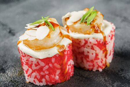 Ролл с креветкой блю чиз