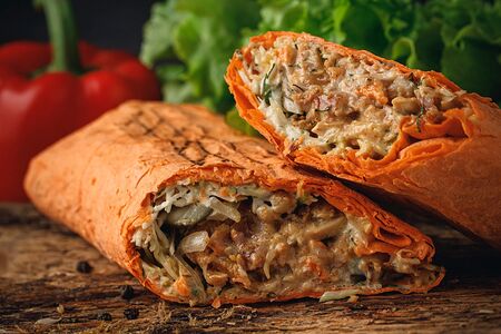 Мексиканская шаурма в сырном лаваше