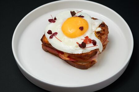 Сэндвич Крок-мадам