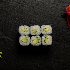 Ролл с авокадо