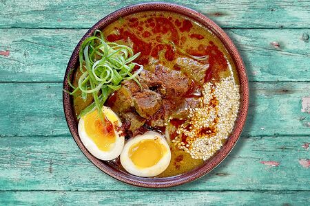 Рамен с острой говядиной