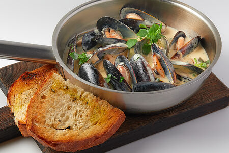 Мидии в сливочном соусе