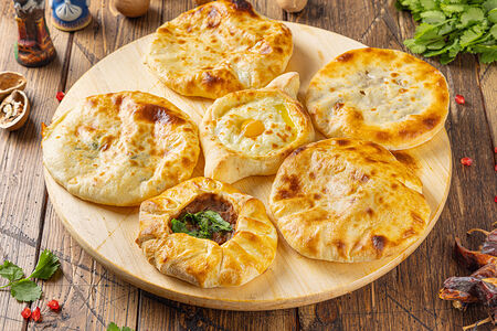 Плато из мини хачапури 6 видов