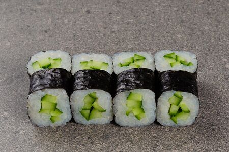 Роллы с огурцом