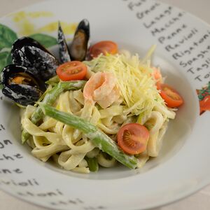 Паста с морепродуктами и стручковой фасолью