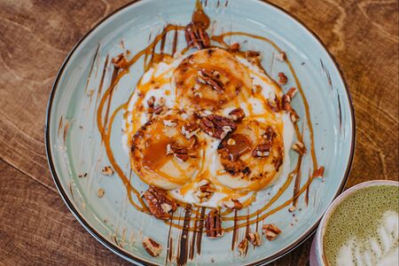 Сырники с соленой карамелью