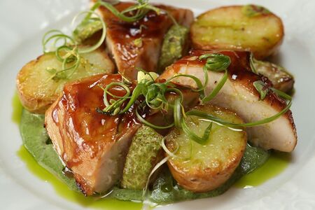 Филе куры с овощной сальсой