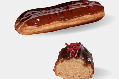 Шоколад-малина эклер